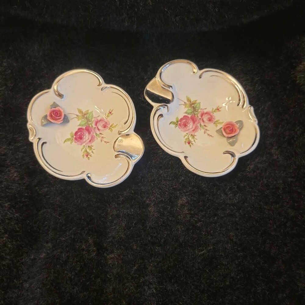 A Pair Of Vintage Dresden Ashtrays, Which Can Also Be Used As Trinket Dishes